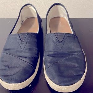 Black TOMS size 8